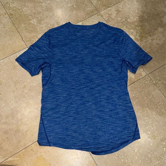 Lululemon T- Shirt - Picture 1 of 2